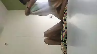 Indian lovers fingering and fucking XXX porn video