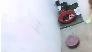 Indian khushboo bhabhi bathing live (non-nude)