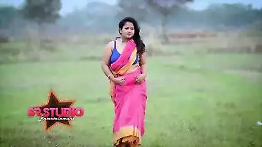 Desi cute village wife hot photshoot