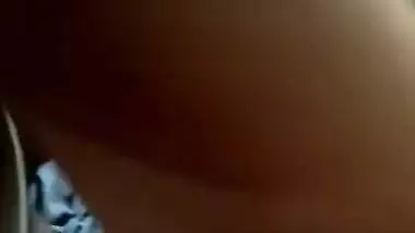 Amateur XXX actress gives pussy to Desi lover in the morning on camera