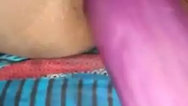 Desi village bhabi play with big bengan