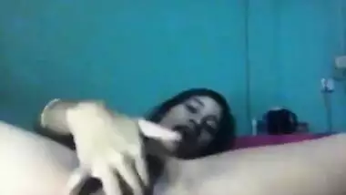 desi girl fingering on cam