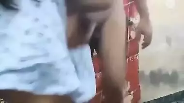 Subah Nokrani Ki Jawan Beti Ki Choot Se Chudayi Ki Suruaat