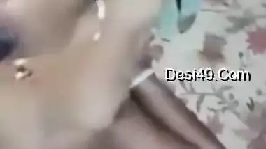 Today Exclusive- Desi Wife Give Blowjob