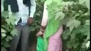 Couple from the village is caught having sex in the bush, desi XXX mms