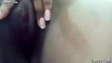 Indian babe is a bad girl spreading labie and masturbating on XXX camera