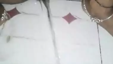 Desi maid pissing video shared on the net by her house owner