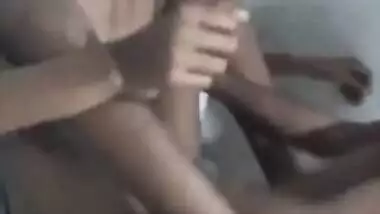 MMS video of Desi girl with sunglasses gives pussy to her XXX lover