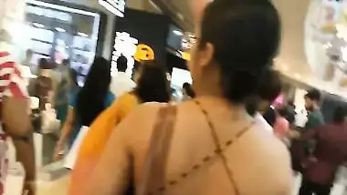 Hot Indian Chick'-SEXY BACK