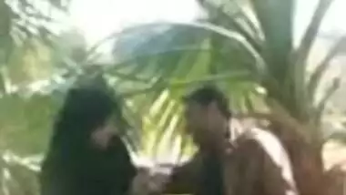 Paki Bhabhi Jerking In Park - Movies. video2porn2