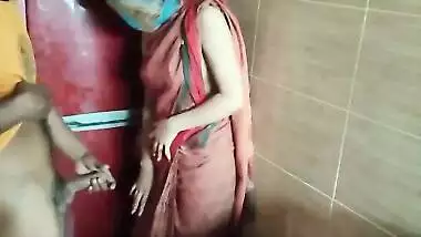 Devar mercilessly fucked hard her sister in law on the pretext of wearing a sari (sister in law too much cried) Indian Sex