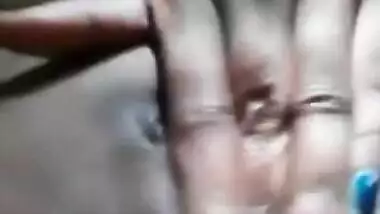 Today Exclusive-sexy Look Desi Girl Showing Her Boobs And Pussy Fingerring Part 2