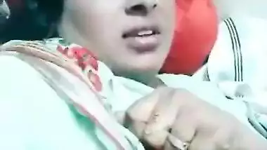 Dehati Bhabhi boob show on live cam MMS video