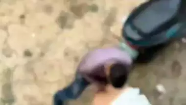Man pays a whore and fucks outdoors in Indian xxx MMS