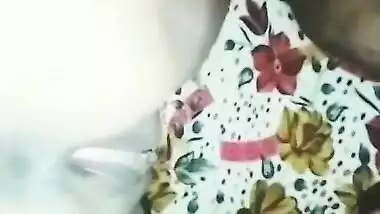 Wife Shering Room Met Friend Ke Santh Desi Cliar Hindi Chut Ko Chod Chod Ke Awaj Nikal Diya