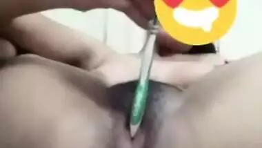 Horny indian using toothbrush in her ass then pussy