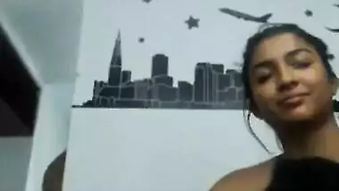 Indian porn video of a slutty teen getting a spunk flow on her face