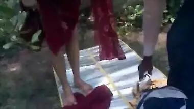 Bihari village amateur maid pussy fuck outdoor by home owner