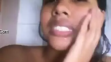 Wet and sexy Desi chick poses for amateur XXX video in the shower