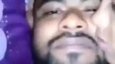 Desi MILF XXX video where she is penetrated by the young man on camera