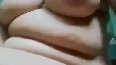 Unsatisfied big boobs aunty nude viral clip