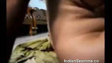 Indian mature bhabhi pussy fingered & fucked mms