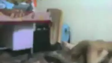 Hot desi housewife from Mumbai exposing herself...