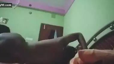 BANGLADESHI COUPLE MAKING OUT