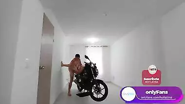 Le Pido Al Primo De Mi Novio Que Me Grabe Teniendo Sexo En Su Motocicleta En Medellin Colombia - Alex Adams