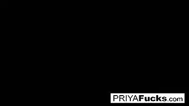 Backyard pussy play with Indian MILF Priya Rai