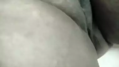 Man films sex slit of a plump Desi female spreading the labia close-up