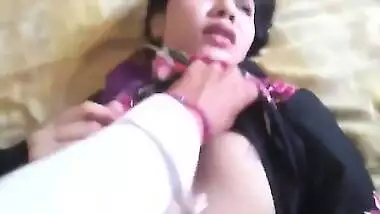 Hard cock slides into XXX pussy of Paki chick causing her to moan