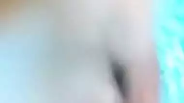 Sexy Desi girl Showing Big Boobs