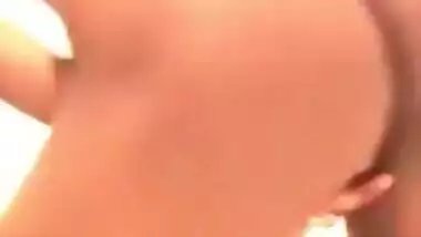 Sri Lankan In Red Bikini Girl Sex Danceරතු බිකිනි කෙල්ලගේ හුත්ත අත ගාන ඩාන්ස්