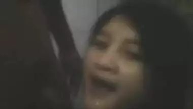 XXX HD com of an non-professional pair having sex in the bathroom