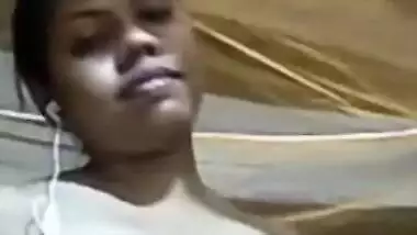 Desi girl puts on earphones to hear guy's porn requests better