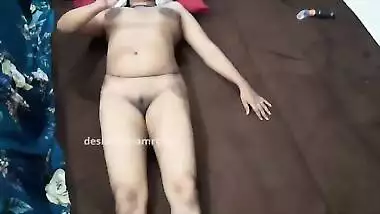 Indian Desi Wife's first Extra Marital Affair when Hubby on Tour