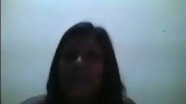 Exquisite busty Kolkata babe loves flashes her assets