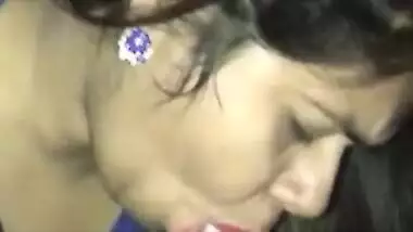 Hot XXX blowjob by Desi whore who becomes popular thanks to MMS video