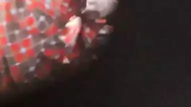 Mature aunty bathing caught by tenant guy viral MMS